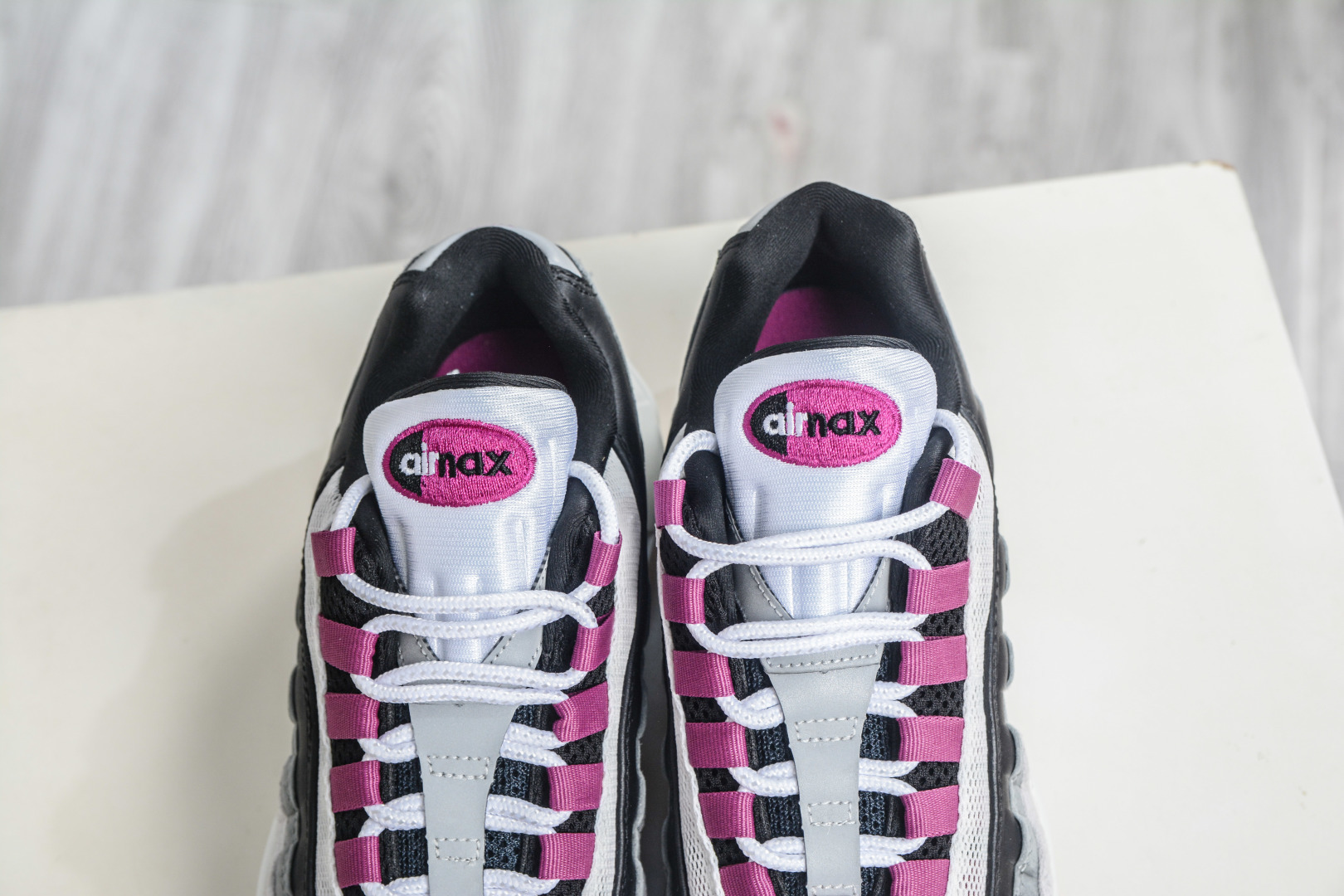 NIKE Air Max 95 潮流百搭 气垫缓震慢跑鞋 HF7545-100-Top High Quatity Cheap Sneakers Fashion Clothing Clothes Bags handbags Shoes of all Brand wholesale With The best Quality And Beautiful Price from China Factory Chinese suppliers wholesaler seller NIKE Air Max 95 潮流百搭 气垫缓震慢跑鞋 HF7545-100