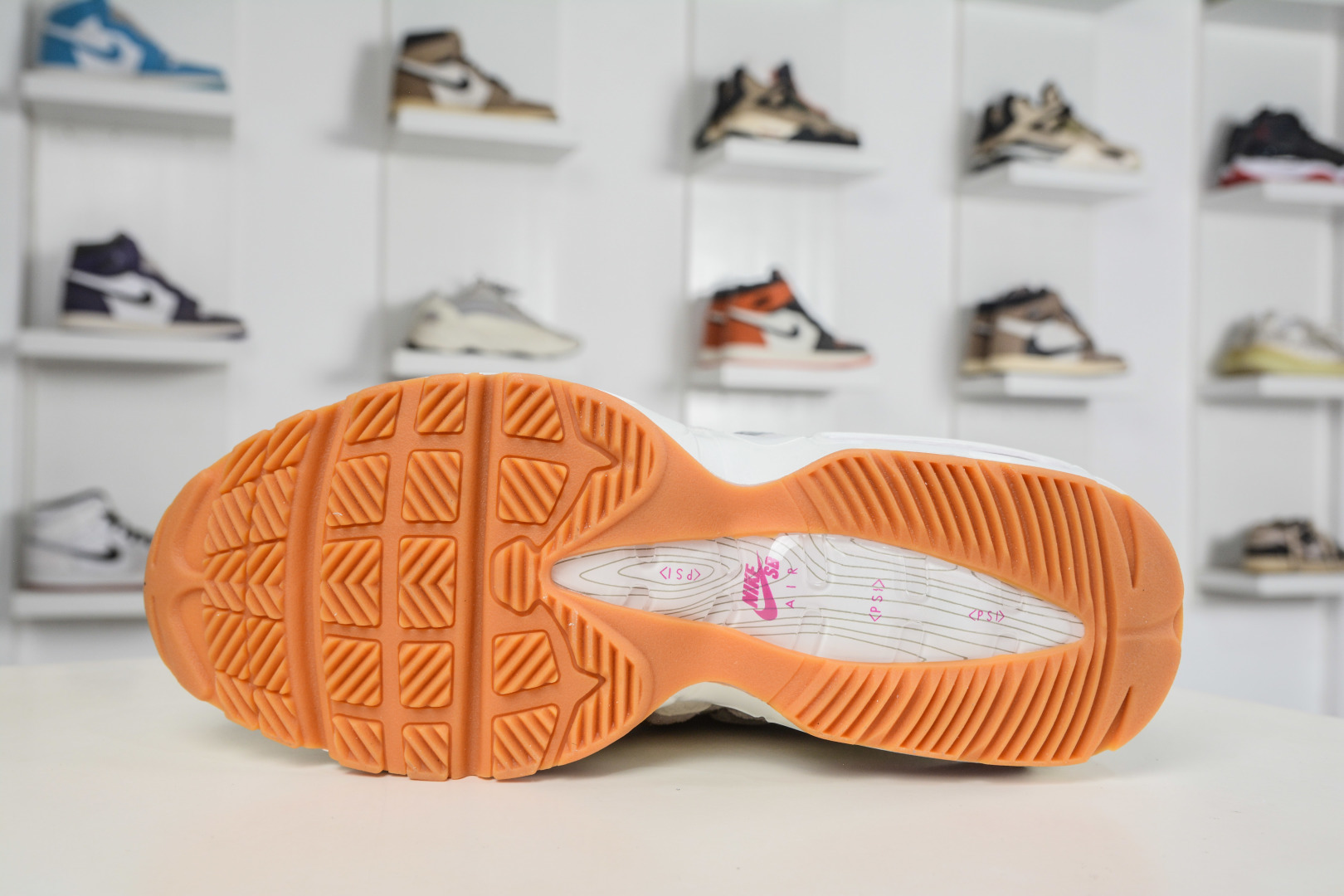 NIKE Air Max 95 潮流百搭 气垫缓震慢跑鞋 HF7545-100-Top High Quatity Cheap Sneakers Fashion Clothing Clothes Bags handbags Shoes of all Brand wholesale With The best Quality And Beautiful Price from China Factory Chinese suppliers wholesaler seller NIKE Air Max 95 潮流百搭 气垫缓震慢跑鞋 HF7545-100