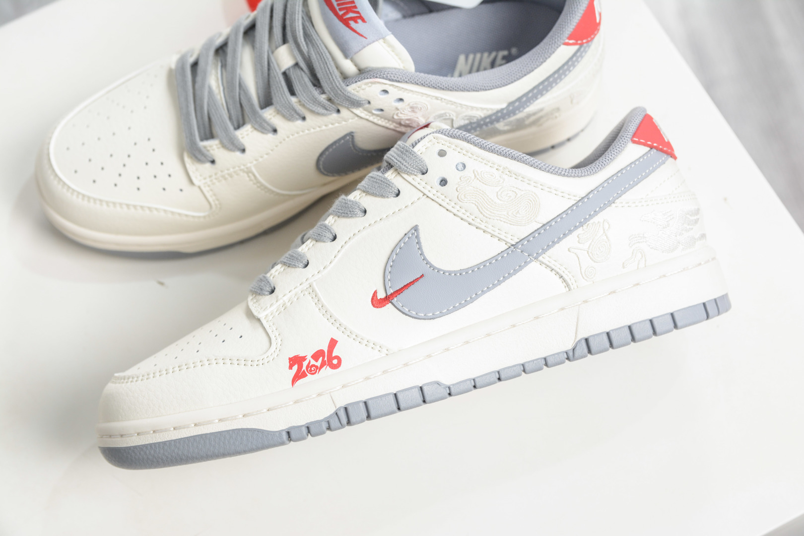 Nike SB Dunk Low 马年限定联名-白灰中国风 FF9989-024-Top High Quatity Cheap Sneakers Fashion Clothing Clothes Bags handbags Shoes of all Brand wholesale With The best Quality And Beautiful Price from China Factory Chinese suppliers wholesaler seller Nike SB Dunk Low 马年限定联名-白灰中国风 FF9989-024