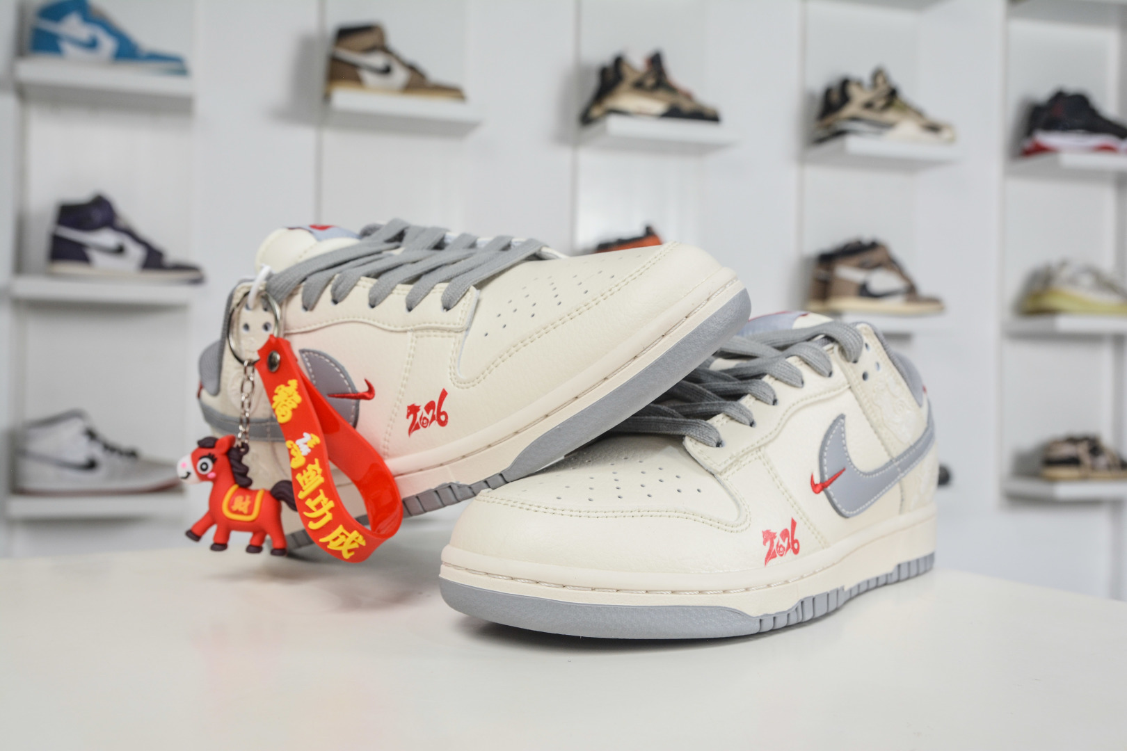 Nike SB Dunk Low 马年限定联名-白灰中国风 FF9989-024-Top High Quatity Cheap Sneakers Fashion Clothing Clothes Bags handbags Shoes of all Brand wholesale With The best Quality And Beautiful Price from China Factory Chinese suppliers wholesaler seller Nike SB Dunk Low 马年限定联名-白灰中国风 FF9989-024