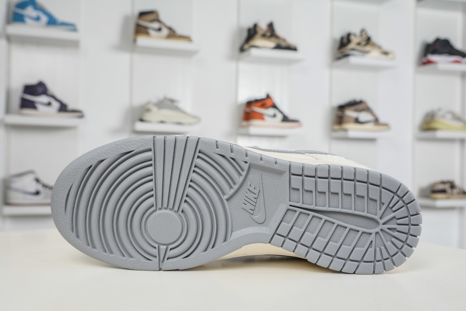 Nike SB Dunk Low 马年限定联名-白灰中国风 FF9989-024-Top High Quatity Cheap Sneakers Fashion Clothing Clothes Bags handbags Shoes of all Brand wholesale With The best Quality And Beautiful Price from China Factory Chinese suppliers wholesaler seller Nike SB Dunk Low 马年限定联名-白灰中国风 FF9989-024