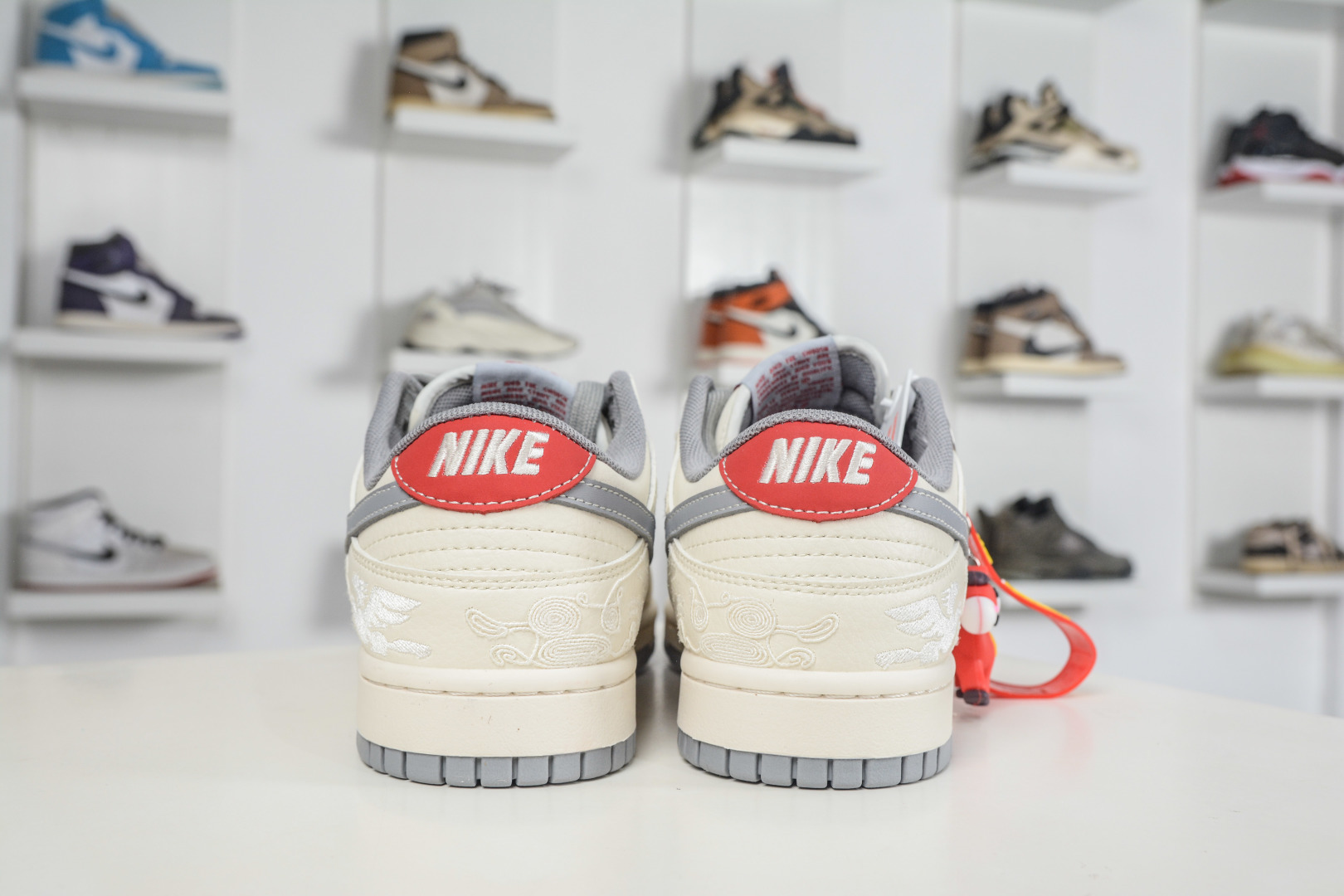 Nike SB Dunk Low 马年限定联名-白灰中国风 FF9989-024-Top High Quatity Cheap Sneakers Fashion Clothing Clothes Bags handbags Shoes of all Brand wholesale With The best Quality And Beautiful Price from China Factory Chinese suppliers wholesaler seller Nike SB Dunk Low 马年限定联名-白灰中国风 FF9989-024