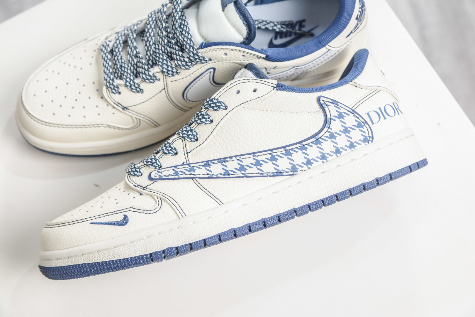 TS x Air Jordan x DIOR AJ1 Low 倒钩低帮迪奥联名-风祥云纹 LD2028-072