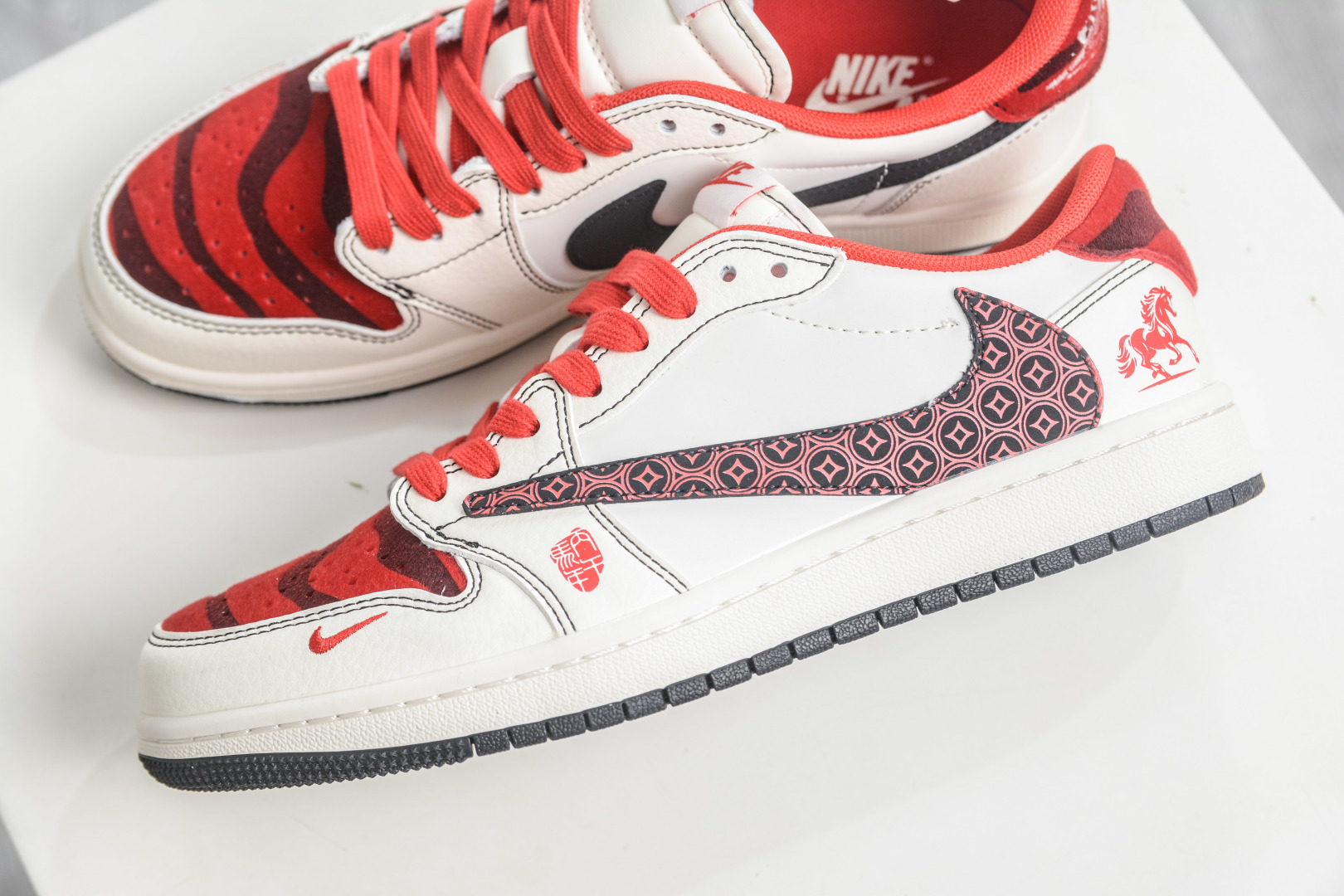 TS x Air Jordan AJ1 Low 倒钩低帮马年限定-米白酒红 DX5688-001-Top High Quatity Cheap Sneakers Fashion Clothing Clothes Bags handbags Shoes of all Brand wholesale With The best Quality And Beautiful Price from China Factory Chinese suppliers wholesaler seller TS x Air Jordan AJ1 Low 倒钩低帮马年限定-米白酒红 DX5688-001
