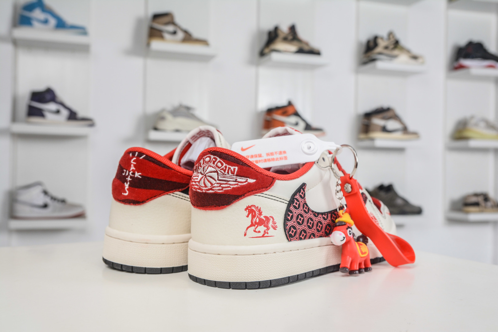 TS x Air Jordan AJ1 Low 倒钩低帮马年限定-米白酒红 DX5688-001-Top High Quatity Cheap Sneakers Fashion Clothing Clothes Bags handbags Shoes of all Brand wholesale With The best Quality And Beautiful Price from China Factory Chinese suppliers wholesaler seller TS x Air Jordan AJ1 Low 倒钩低帮马年限定-米白酒红 DX5688-001