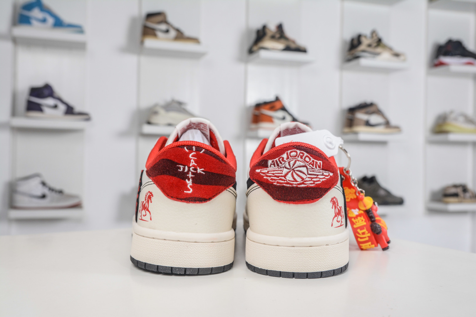 TS x Air Jordan AJ1 Low 倒钩低帮马年限定-米白酒红 DX5688-001-Top High Quatity Cheap Sneakers Fashion Clothing Clothes Bags handbags Shoes of all Brand wholesale With The best Quality And Beautiful Price from China Factory Chinese suppliers wholesaler seller TS x Air Jordan AJ1 Low 倒钩低帮马年限定-米白酒红 DX5688-001