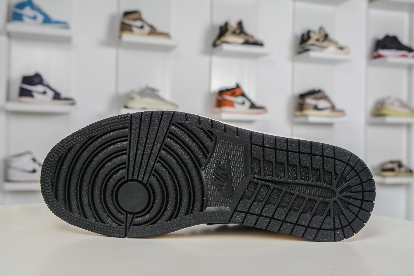 Air Jordan 1 Retro Low 马年限定联名-白灰踏马 FF9989-034-Top High Quatity Cheap Sneakers Fashion Clothing Clothes Bags handbags Shoes of all Brand wholesale With The best Quality And Beautiful Price from China Factory Chinese suppliers wholesaler seller Air Jordan 1 Retro Low 马年限定联名-白灰踏马 FF9989-034