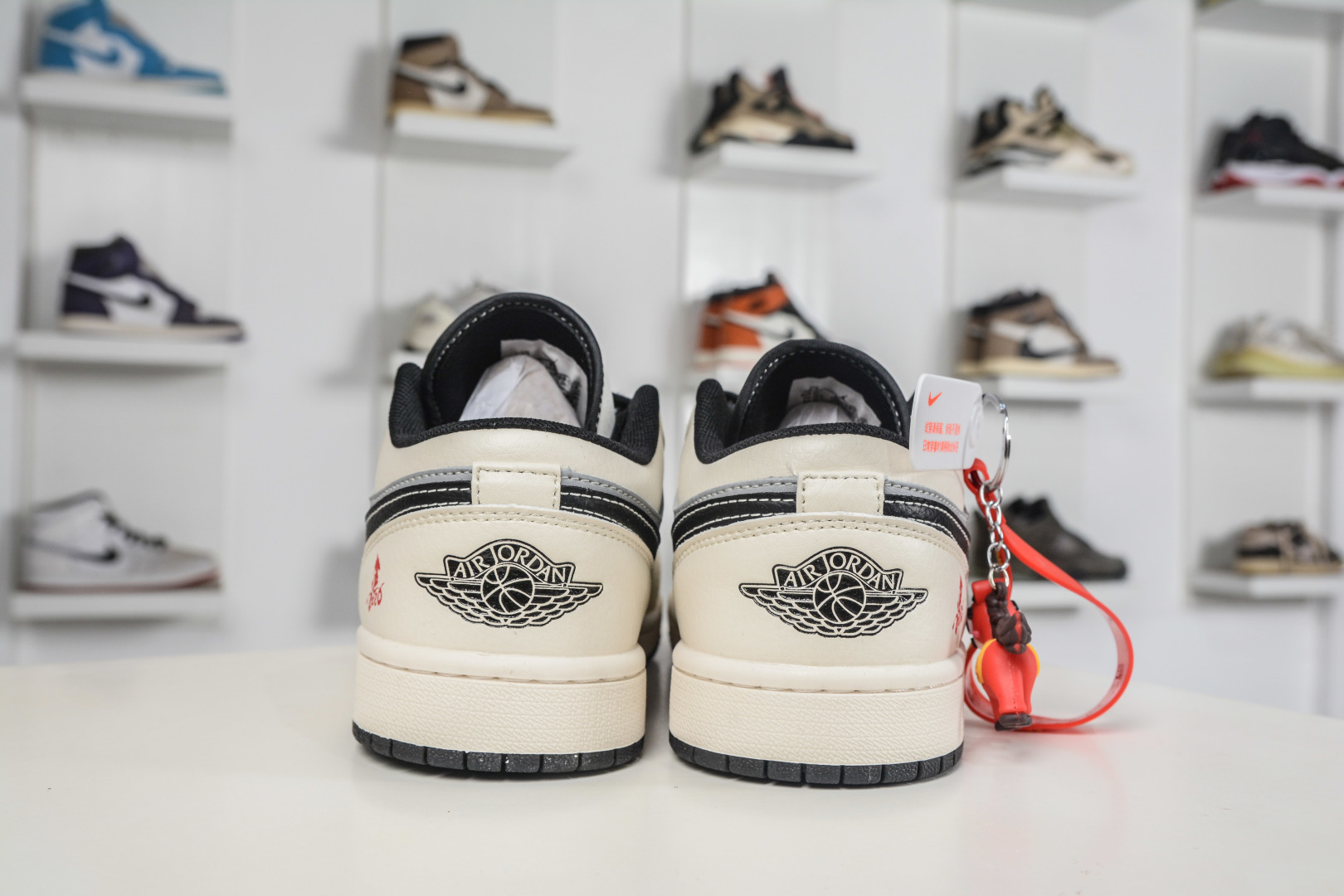 Air Jordan 1 Retro Low 马年限定联名-白灰踏马 FF9989-034-Top High Quatity Cheap Sneakers Fashion Clothing Clothes Bags handbags Shoes of all Brand wholesale With The best Quality And Beautiful Price from China Factory Chinese suppliers wholesaler seller Air Jordan 1 Retro Low 马年限定联名-白灰踏马 FF9989-034
