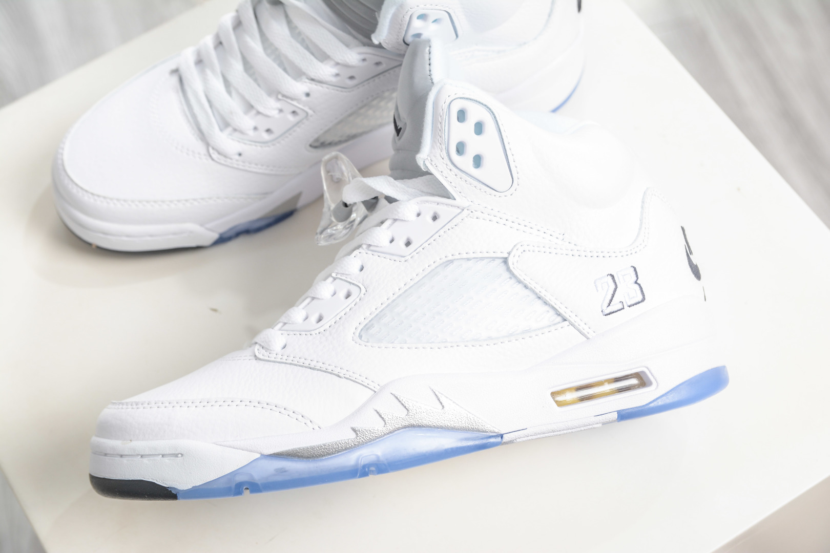 Air Jordan 5 Retro ”White Metallic” 乔丹 AJ5代中帮复古休闲文化篮球鞋 白银 HQ7978-103-Top High Quatity Cheap Sneakers Fashion Clothing Clothes Bags handbags Shoes of all Brand wholesale With The best Quality And Beautiful Price from China Factory Chinese suppliers wholesaler seller Air Jordan 5 Retro ”White Metallic” 乔丹 AJ5代中帮复古休闲文化篮球鞋 白银 HQ7978-103