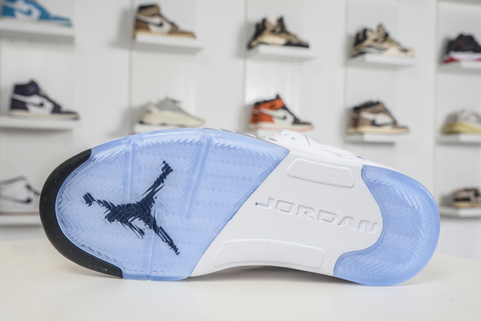 Air Jordan 5 Retro ”White Metallic” 乔丹 AJ5代中帮复古休闲文化篮球鞋 白银 HQ7978-103-Top High Quatity Cheap Sneakers Fashion Clothing Clothes Bags handbags Shoes of all Brand wholesale With The best Quality And Beautiful Price from China Factory Chinese suppliers wholesaler seller Air Jordan 5 Retro ”White Metallic” 乔丹 AJ5代中帮复古休闲文化篮球鞋 白银 HQ7978-103