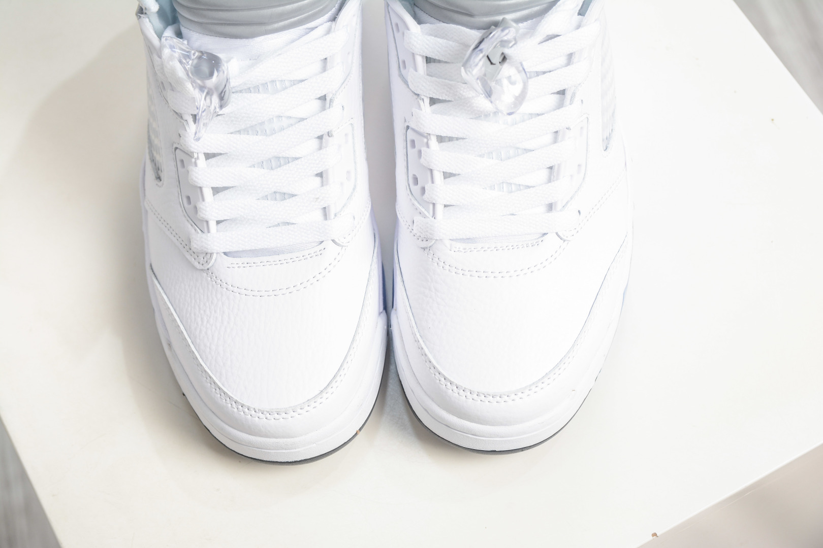 Air Jordan 5 Retro ”White Metallic” 乔丹 AJ5代中帮复古休闲文化篮球鞋 白银 HQ7978-103-Top High Quatity Cheap Sneakers Fashion Clothing Clothes Bags handbags Shoes of all Brand wholesale With The best Quality And Beautiful Price from China Factory Chinese suppliers wholesaler seller Air Jordan 5 Retro ”White Metallic” 乔丹 AJ5代中帮复古休闲文化篮球鞋 白银 HQ7978-103