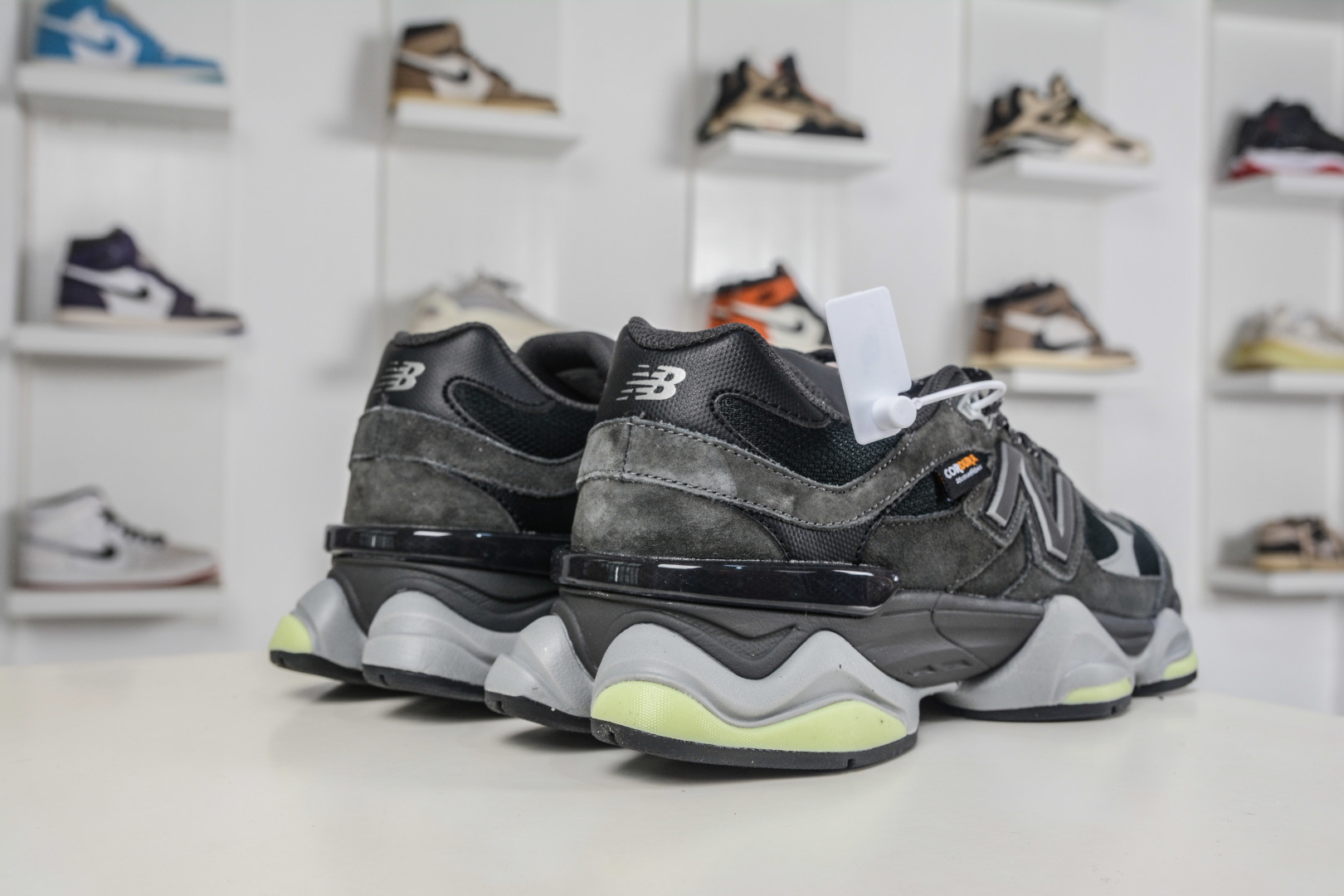 T版 新百伦New Balance NB9060 灰黑 U90602P8