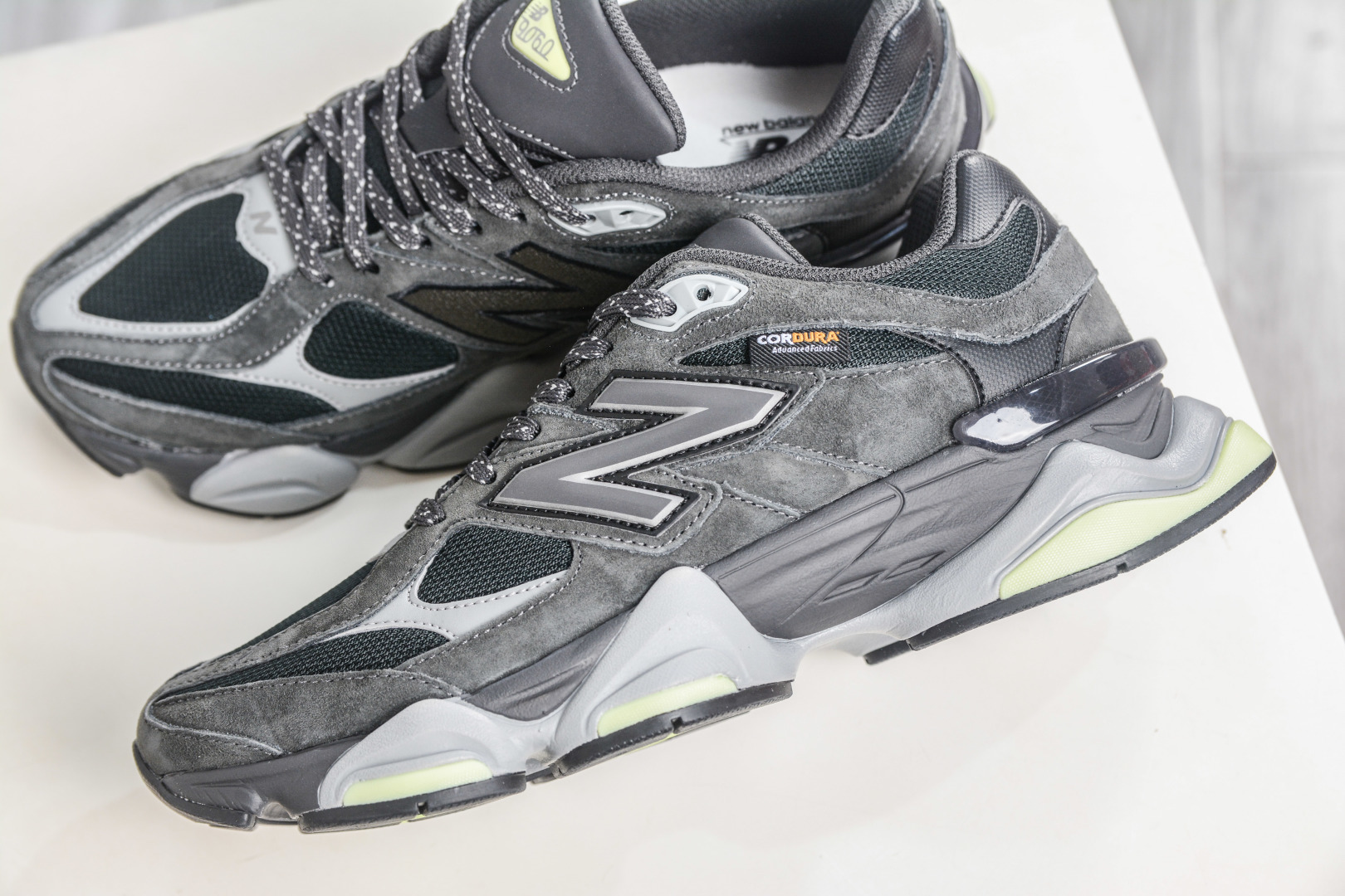 T版 新百伦New Balance NB9060 灰黑 U90602P8