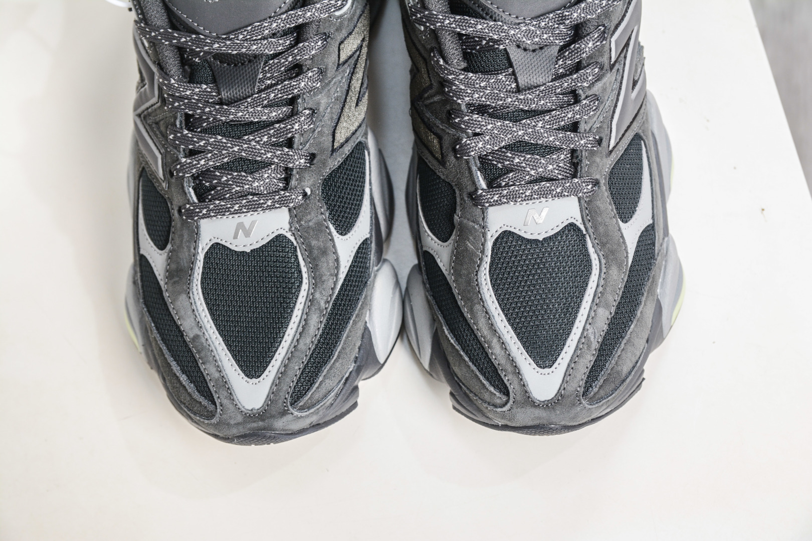 T版 新百伦New Balance NB9060 灰黑 U90602P8