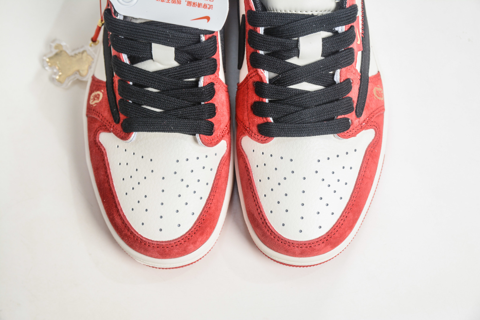 TS x Air Jordan AJ1 Low 倒钩低帮马年限定-米白红黑勾 QW5288-142-Top High Quatity Cheap Sneakers Fashion Clothing Clothes Bags handbags Shoes of all Brand wholesale With The best Quality And Beautiful Price from China Factory Chinese suppliers wholesaler seller TS x Air Jordan AJ1 Low 倒钩低帮马年限定-米白红黑勾 QW5288-142