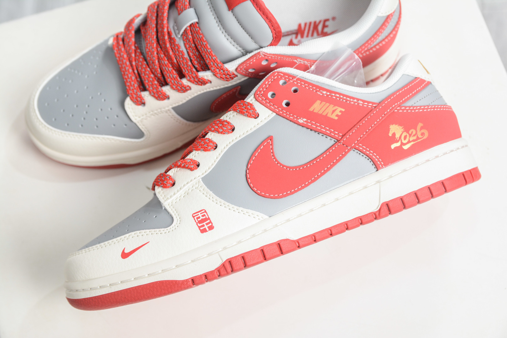270 Nike SB Dunk Low 马年限定联名-米白灰红 QW5288-106