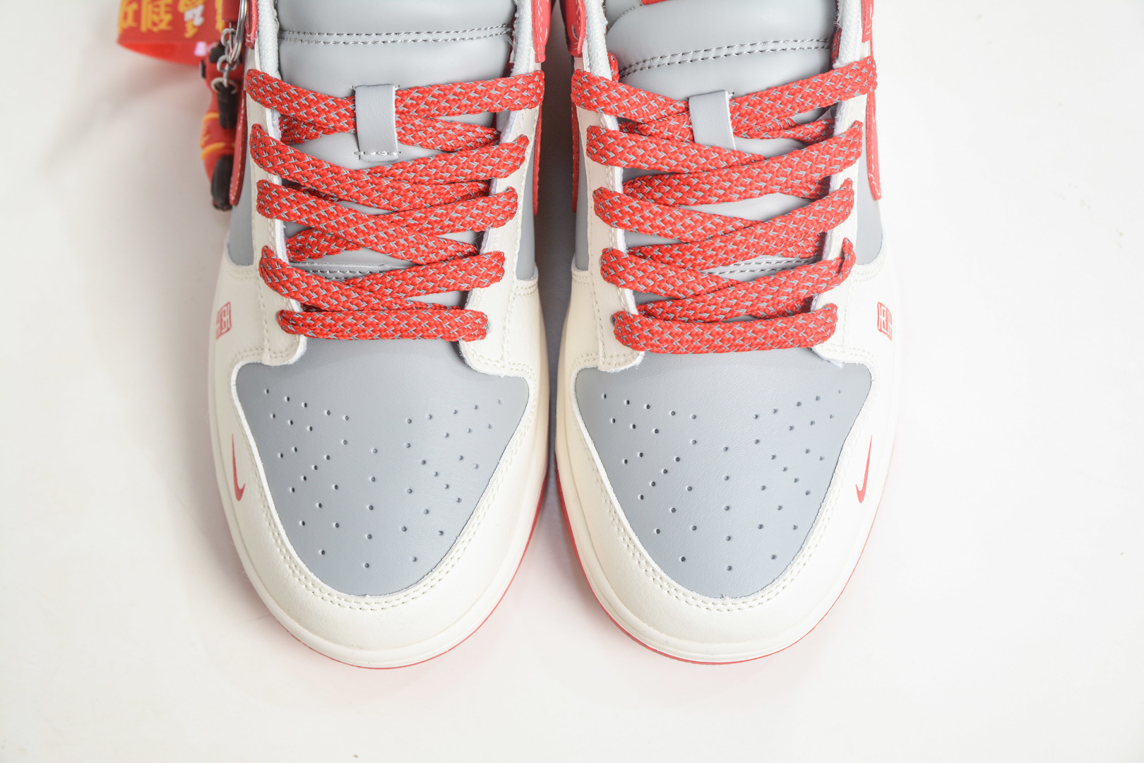 270 Nike SB Dunk Low 马年限定联名-米白灰红 QW5288-106