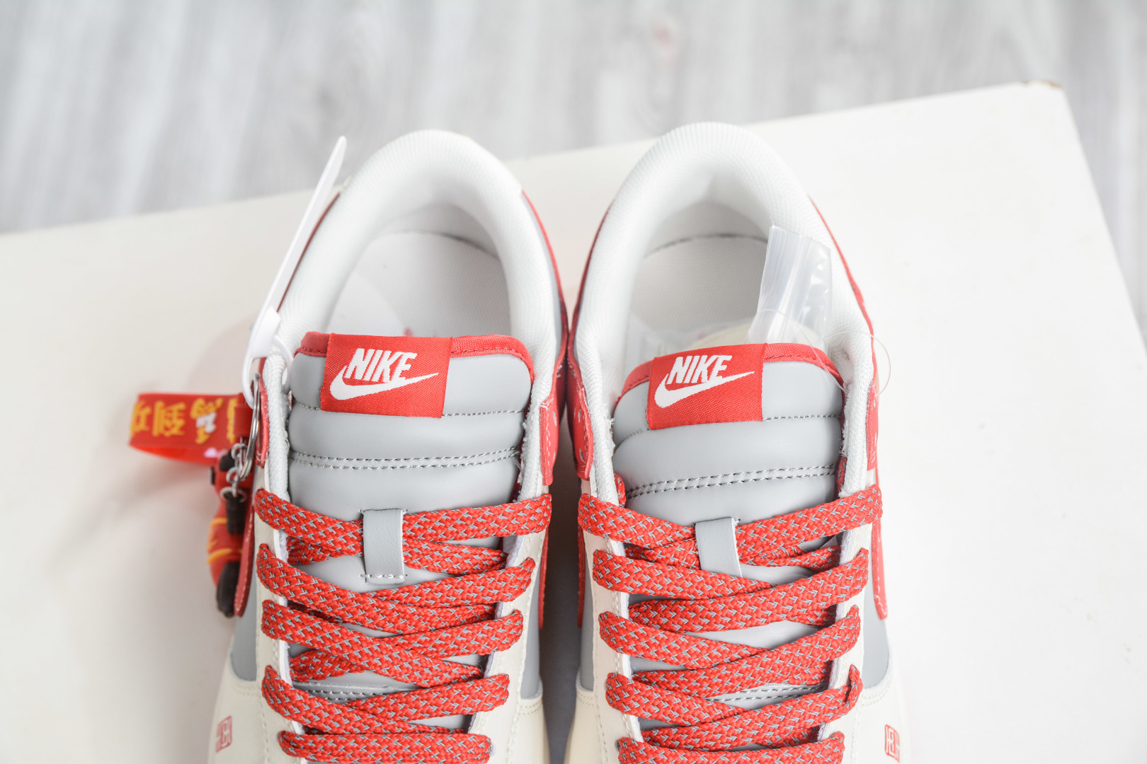 270 Nike SB Dunk Low 马年限定联名-米白灰红 QW5288-106