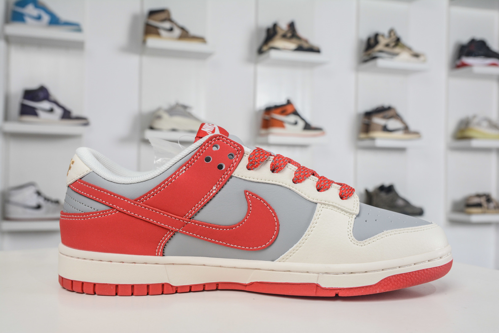 270 Nike SB Dunk Low 马年限定联名-米白灰红 QW5288-106