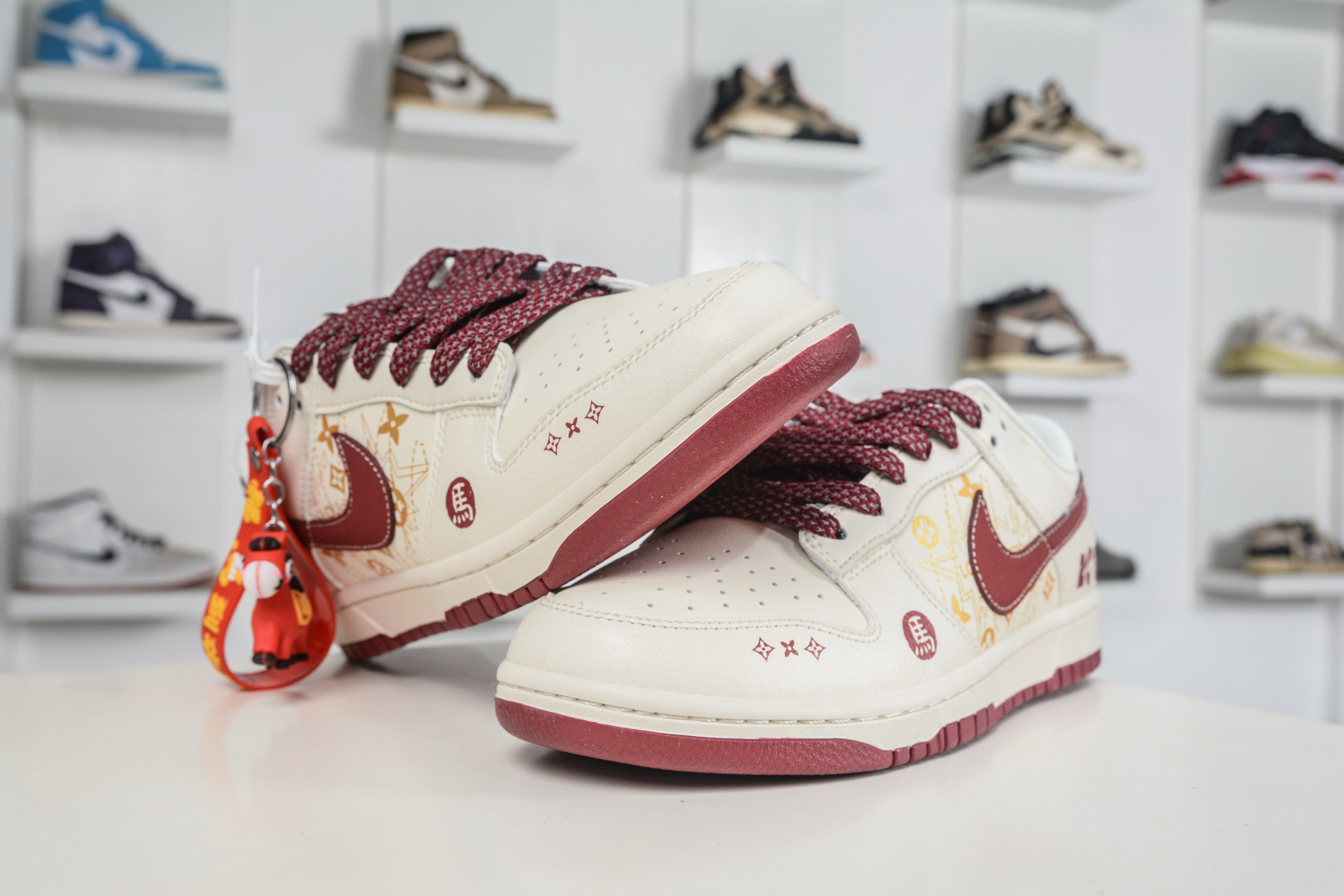 Nike SB Dunk Low 马年限定联名-米白酒红金 QW5288-110-Top High Quatity Cheap Sneakers Fashion Clothing Clothes Bags handbags Shoes of all Brand wholesale With The best Quality And Beautiful Price from China Factory Chinese suppliers wholesaler seller Nike SB Dunk Low 马年限定联名-米白酒红金 QW5288-110