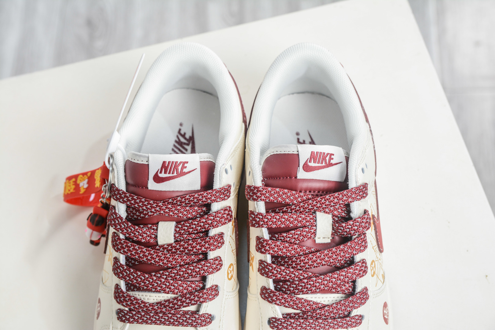 Nike SB Dunk Low 马年限定联名-米白酒红金 QW5288-110-Top High Quatity Cheap Sneakers Fashion Clothing Clothes Bags handbags Shoes of all Brand wholesale With The best Quality And Beautiful Price from China Factory Chinese suppliers wholesaler seller Nike SB Dunk Low 马年限定联名-米白酒红金 QW5288-110