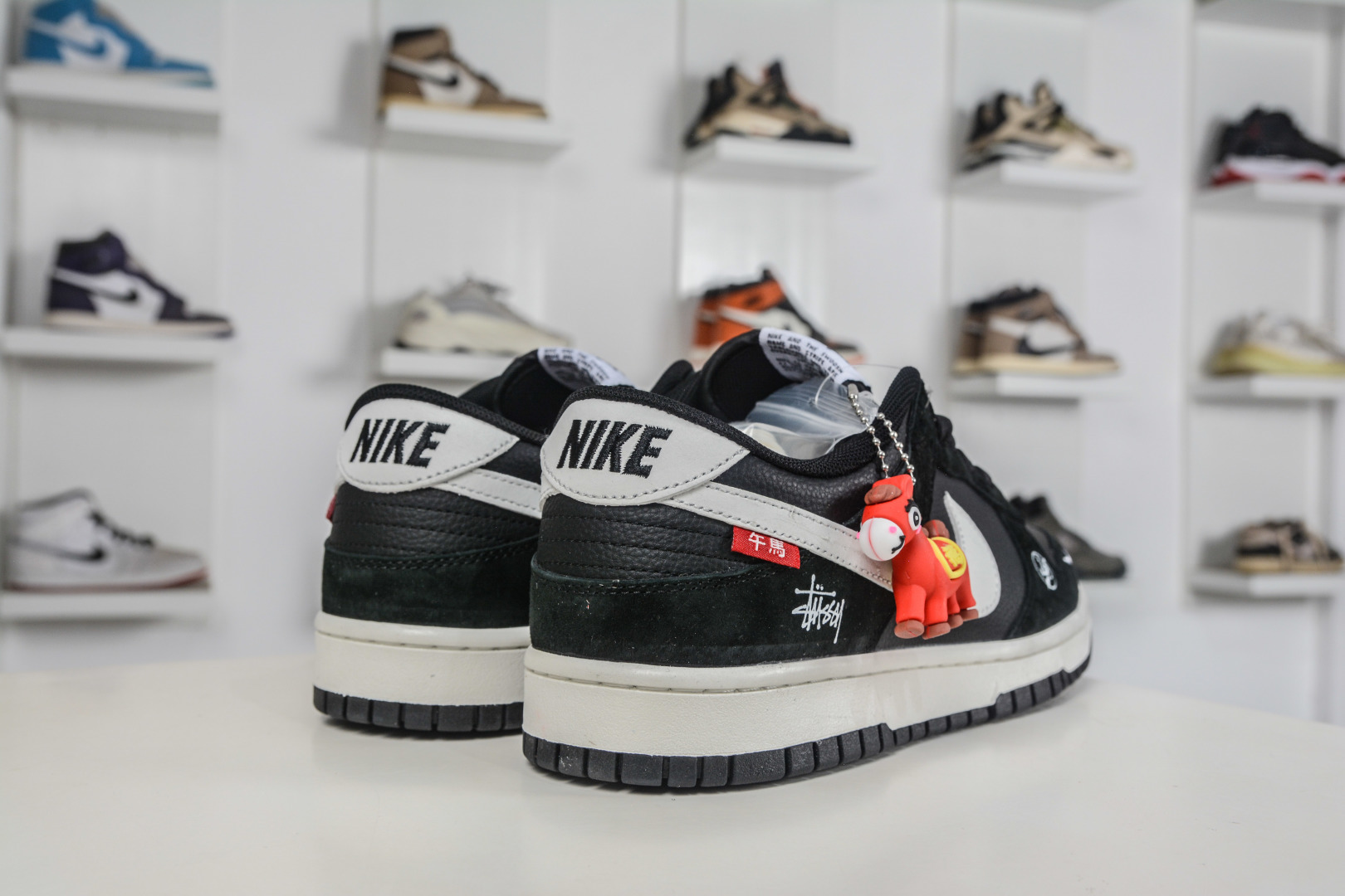 Nike SB Dunk Low X Stussy 斯图西马年限定联名—黑白 X25899-116-Top High Quatity Cheap Sneakers Fashion Clothing Clothes Bags handbags Shoes of all Brand wholesale With The best Quality And Beautiful Price from China Factory Chinese suppliers wholesaler seller Nike SB Dunk Low X Stussy 斯图西马年限定联名—黑白 X25899-116