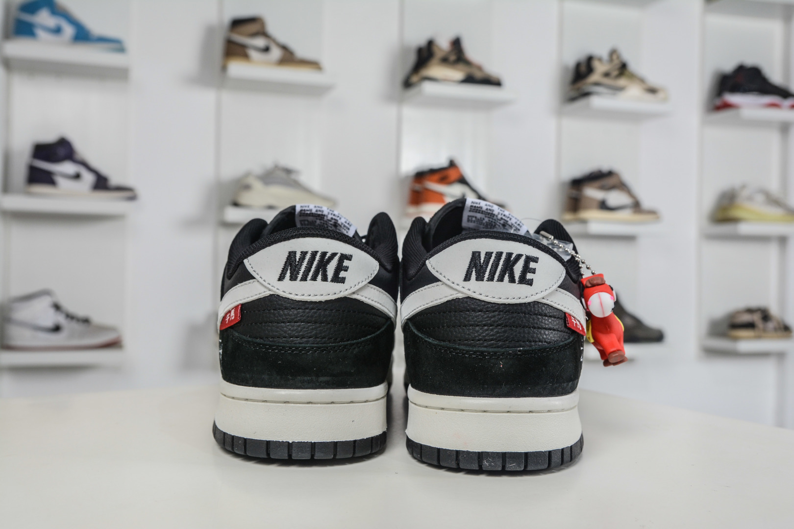 Nike SB Dunk Low X Stussy 斯图西马年限定联名—黑白 X25899-116-Top High Quatity Cheap Sneakers Fashion Clothing Clothes Bags handbags Shoes of all Brand wholesale With The best Quality And Beautiful Price from China Factory Chinese suppliers wholesaler seller Nike SB Dunk Low X Stussy 斯图西马年限定联名—黑白 X25899-116
