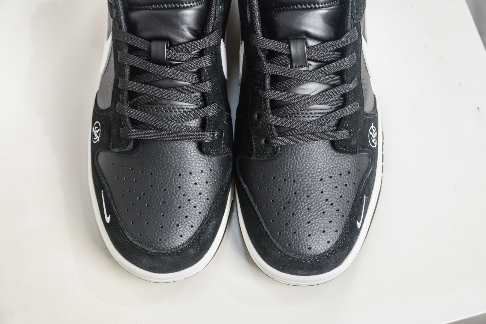 Nike SB Dunk Low X Stussy 斯图西马年限定联名—黑白 X25899-116-Top High Quatity Cheap Sneakers Fashion Clothing Clothes Bags handbags Shoes of all Brand wholesale With The best Quality And Beautiful Price from China Factory Chinese suppliers wholesaler seller Nike SB Dunk Low X Stussy 斯图西马年限定联名—黑白 X25899-116