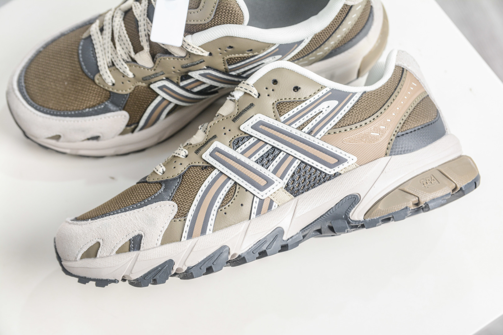 Asics Gel-Sonoma TR62 亚瑟士舒适百搭运动休闲鞋 1203A734-200-Top High Quatity Cheap Sneakers Fashion Clothing Clothes Bags handbags Shoes of all Brand wholesale With The best Quality And Beautiful Price from China Factory Chinese suppliers wholesaler seller Asics Gel-Sonoma TR62 亚瑟士舒适百搭运动休闲鞋 1203A734-200