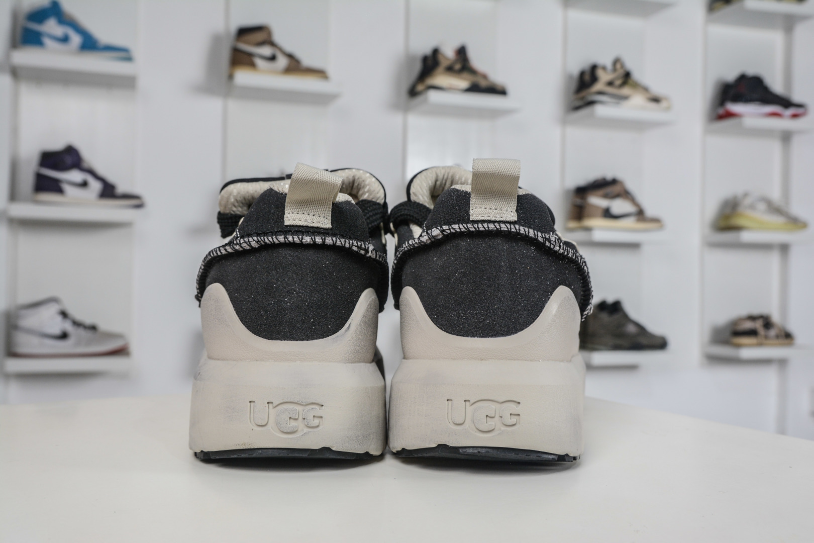 UGG Heritage Utility牛皮革简约个性通勤低帮生活休闲鞋 1174994-Top High Quatity Cheap Sneakers Fashion Clothing Clothes Bags handbags Shoes of all Brand wholesale With The best Quality And Beautiful Price from China Factory Chinese suppliers wholesaler seller UGG Heritage Utility牛皮革简约个性通勤低帮生活休闲鞋 1174994
