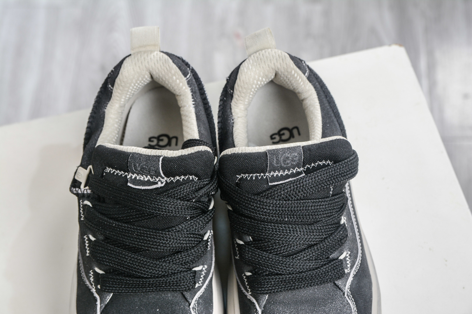 UGG Heritage Utility牛皮革简约个性通勤低帮生活休闲鞋 1174994-Top High Quatity Cheap Sneakers Fashion Clothing Clothes Bags handbags Shoes of all Brand wholesale With The best Quality And Beautiful Price from China Factory Chinese suppliers wholesaler seller UGG Heritage Utility牛皮革简约个性通勤低帮生活休闲鞋 1174994