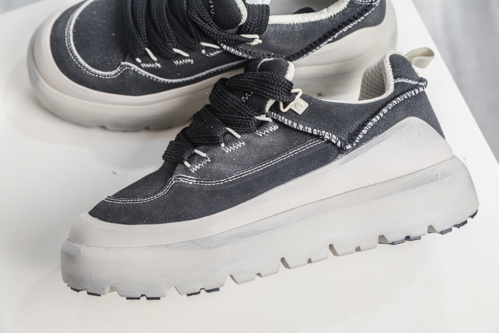UGG Heritage Utility牛皮革简约个性通勤低帮生活休闲鞋 1174994-Top High Quatity Cheap Sneakers Fashion Clothing Clothes Bags handbags Shoes of all Brand wholesale With The best Quality And Beautiful Price from China Factory Chinese suppliers wholesaler seller UGG Heritage Utility牛皮革简约个性通勤低帮生活休闲鞋 1174994