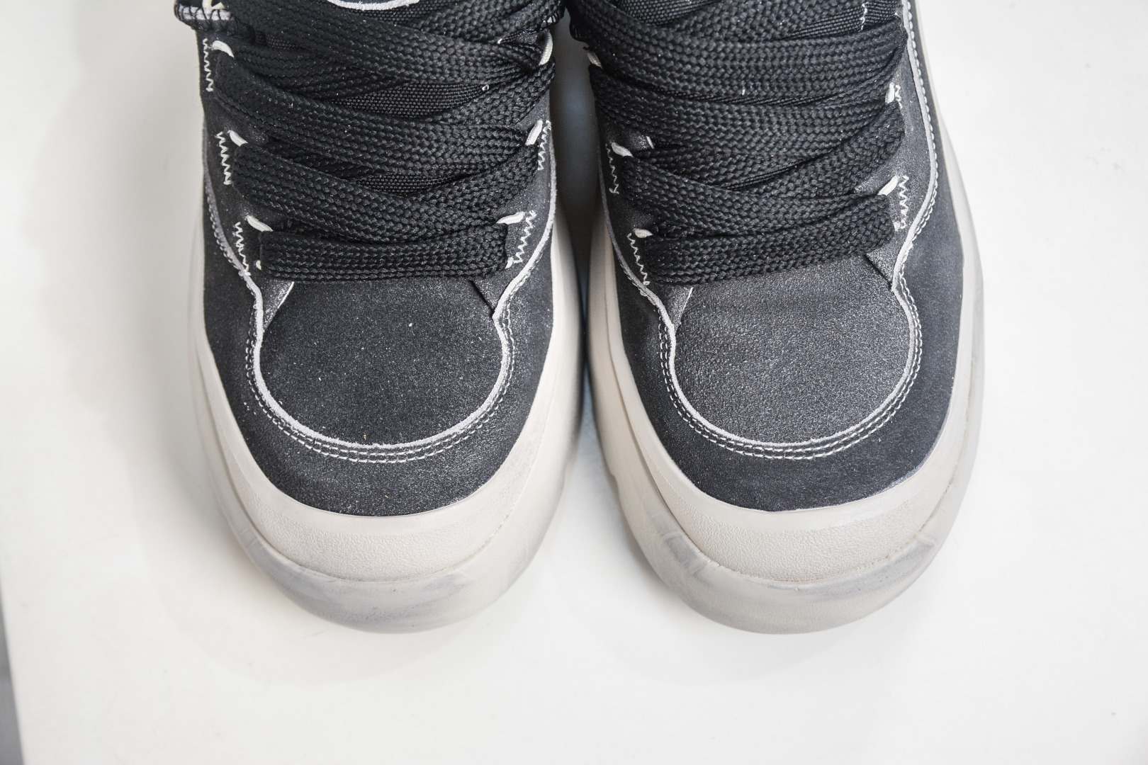UGG Heritage Utility牛皮革简约个性通勤低帮生活休闲鞋 1174994-Top High Quatity Cheap Sneakers Fashion Clothing Clothes Bags handbags Shoes of all Brand wholesale With The best Quality And Beautiful Price from China Factory Chinese suppliers wholesaler seller UGG Heritage Utility牛皮革简约个性通勤低帮生活休闲鞋 1174994