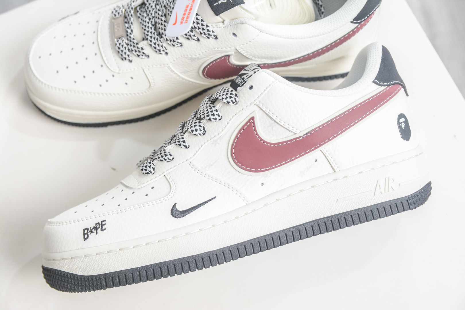 Nike Air Force 1 Low 07 x BAPE 猿人头联名-米白酒红 MM3399-812-Top High Quatity Cheap Sneakers Fashion Clothing Clothes Bags handbags Shoes of all Brand wholesale With The best Quality And Beautiful Price from China Factory Chinese suppliers wholesaler seller Nike Air Force 1 Low 07 x BAPE 猿人头联名-米白酒红 MM3399-812