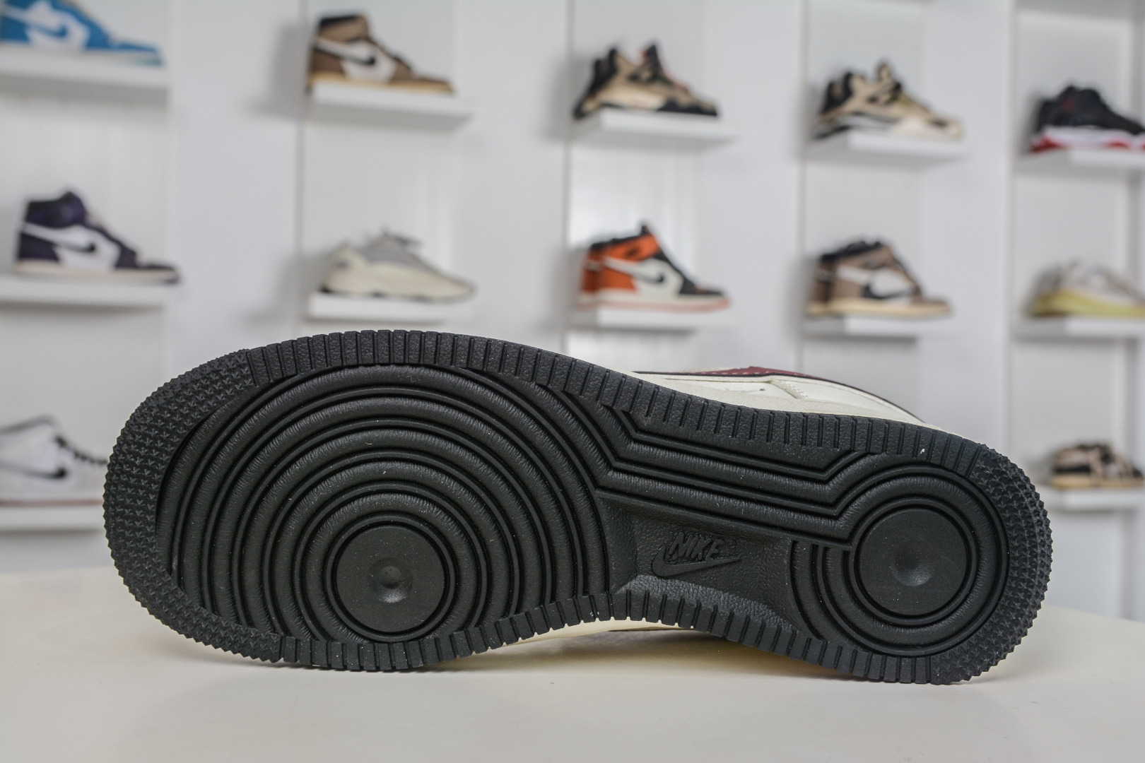 Nike Air Force 1 Low 07 x BAPE 猿人头联名-米白酒红 MM3399-812-Top High Quatity Cheap Sneakers Fashion Clothing Clothes Bags handbags Shoes of all Brand wholesale With The best Quality And Beautiful Price from China Factory Chinese suppliers wholesaler seller Nike Air Force 1 Low 07 x BAPE 猿人头联名-米白酒红 MM3399-812