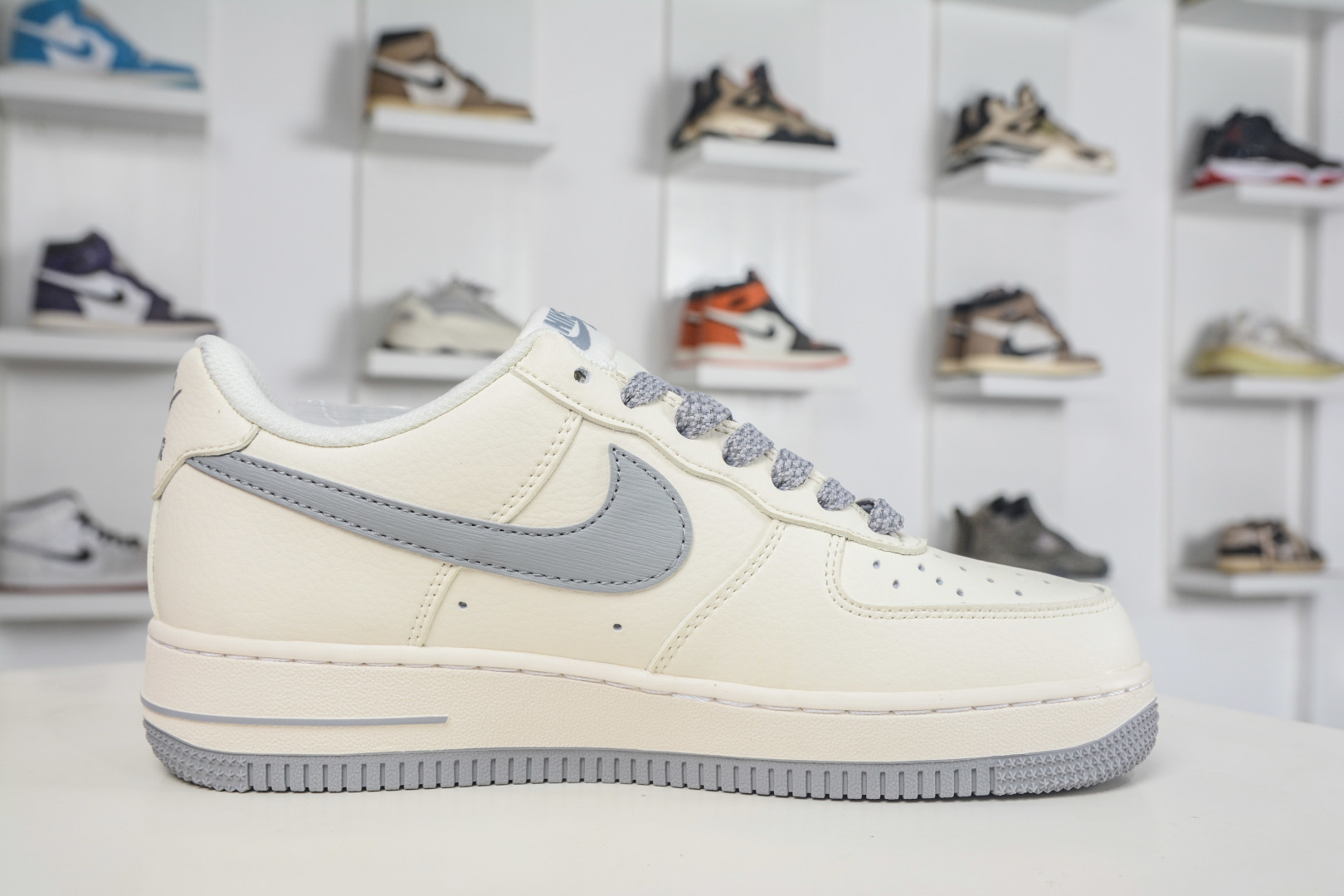 260 Nike Air Force 1 Low 07 米白烟灰 SM6668-121