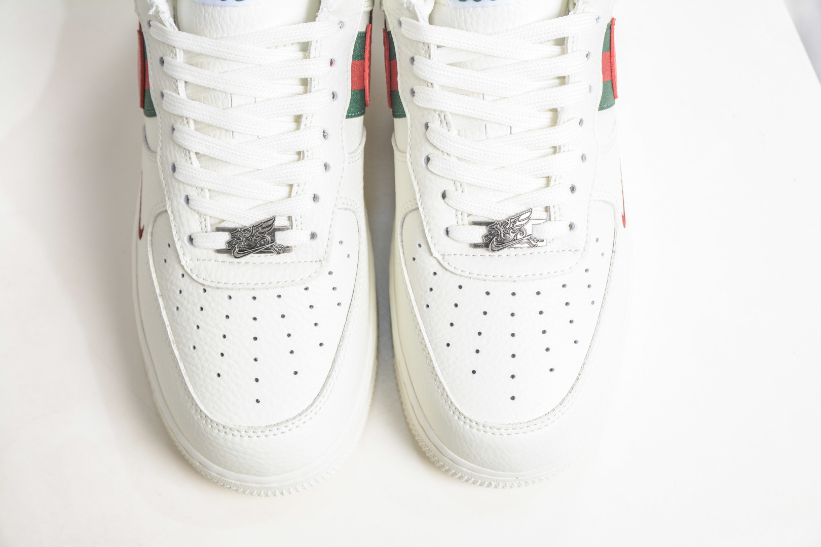 Gucci x NIke Air Force 1 古驰联名-白红 XY9025-015-Top High Quatity Cheap Sneakers Fashion Clothing Clothes Bags handbags Shoes of all Brand wholesale With The best Quality And Beautiful Price from China Factory Chinese suppliers wholesaler seller Gucci x NIke Air Force 1 古驰联名-白红 XY9025-015