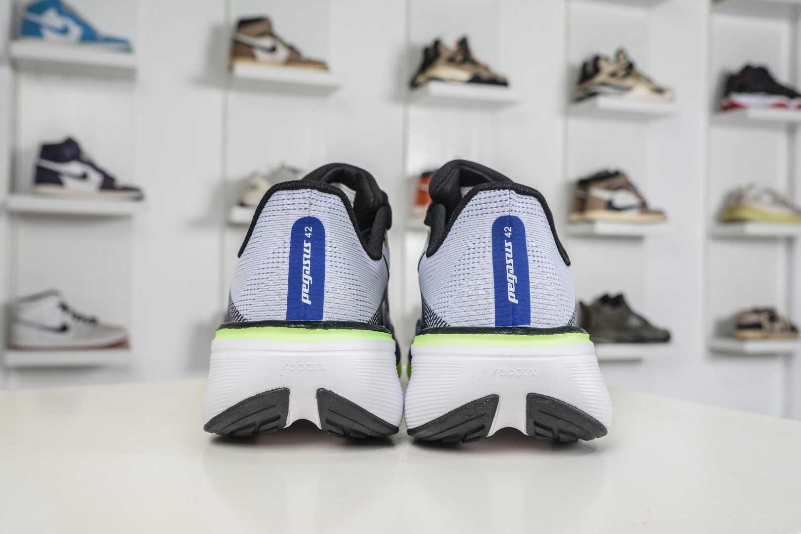 Air Zoom Pegasus 飞马42 H2306-501 Air Zoom Pegasus 飞马42 H2306-501