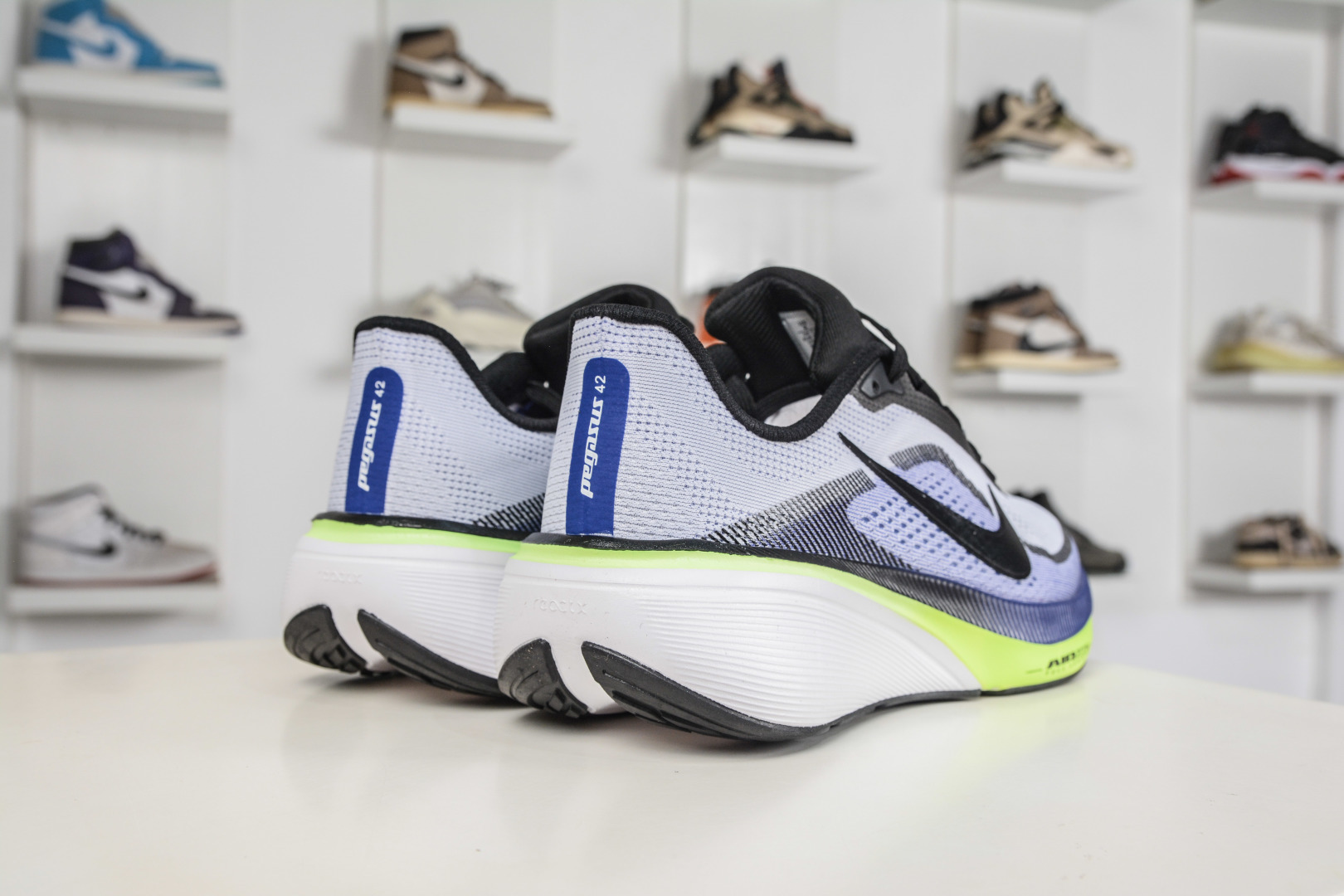Air Zoom Pegasus 飞马42 H2306-501 Air Zoom Pegasus 飞马42 H2306-501