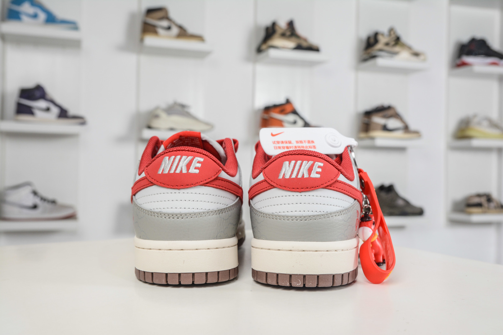 270 Nike SB Dunk Low 马年限定联名-白灰红 QW5288-109