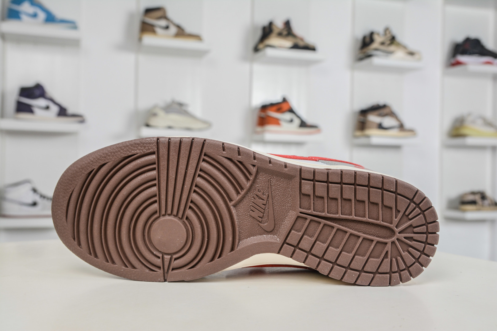270 Nike SB Dunk Low 马年限定联名-白灰红 QW5288-109