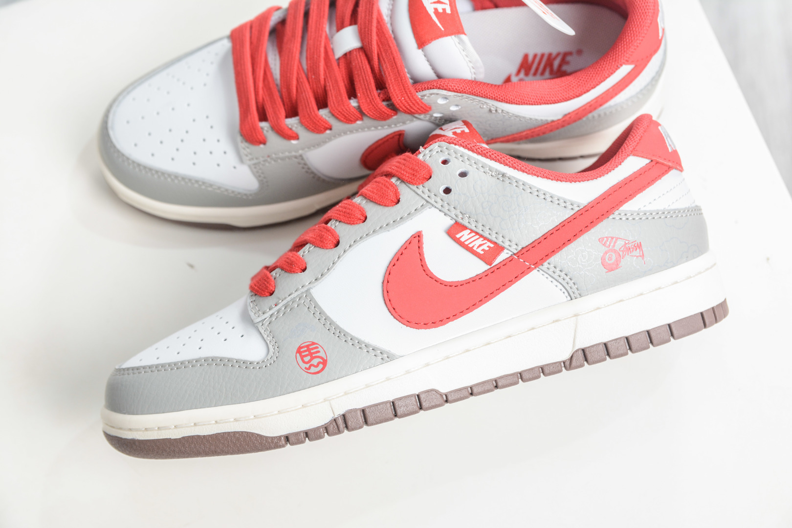 270 Nike SB Dunk Low 马年限定联名-白灰红 QW5288-109