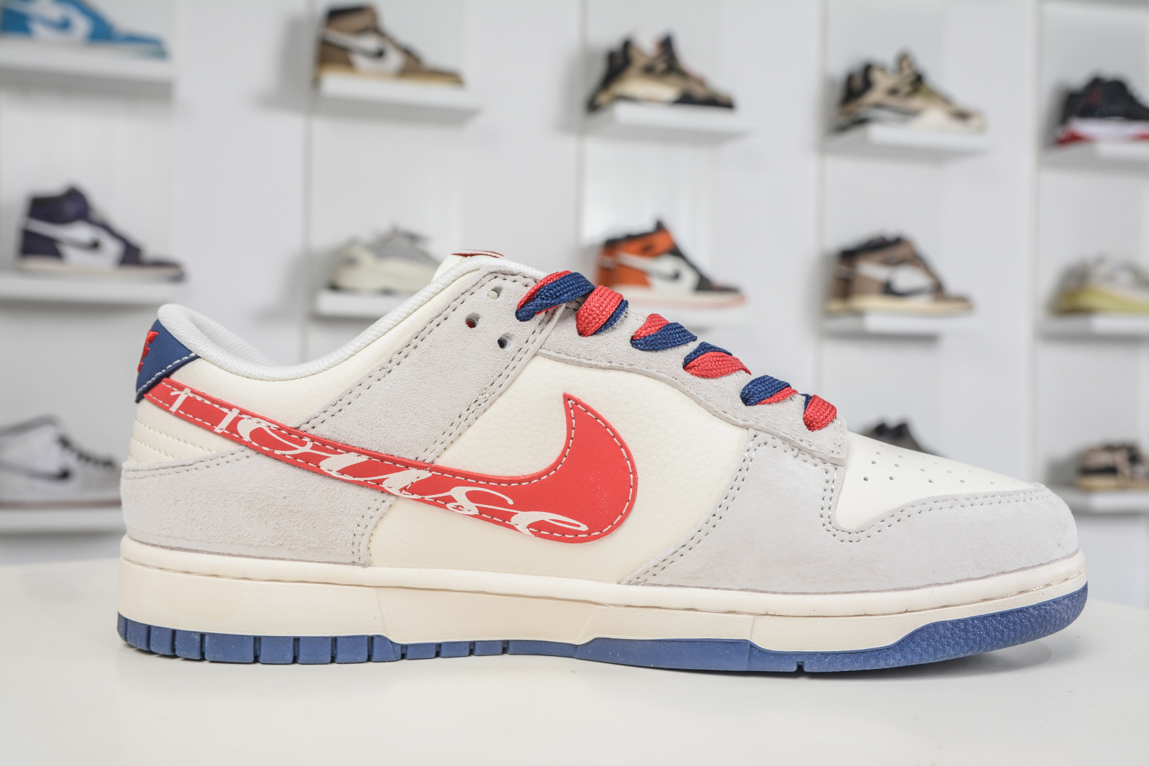 Nike SB Dunk Low 马年限定联名-米灰红 JJ2508-603-Top High Quatity Cheap Sneakers Fashion Clothing Clothes Bags handbags Shoes of all Brand wholesale With The best Quality And Beautiful Price from China Factory Chinese suppliers wholesaler seller Nike SB Dunk Low 马年限定联名-米灰红 JJ2508-603