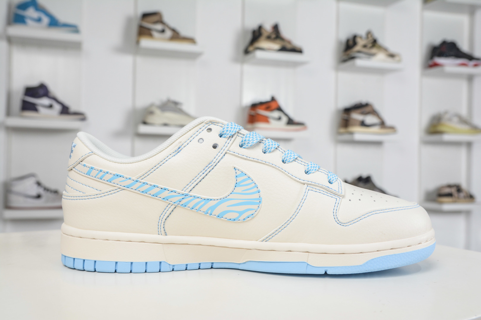 Nike SB Dunk Low 马年限定联名-米白蓝 JJ2508-605-Top High Quatity Cheap Sneakers Fashion Clothing Clothes Bags handbags Shoes of all Brand wholesale With The best Quality And Beautiful Price from China Factory Chinese suppliers wholesaler seller Nike SB Dunk Low 马年限定联名-米白蓝 JJ2508-605