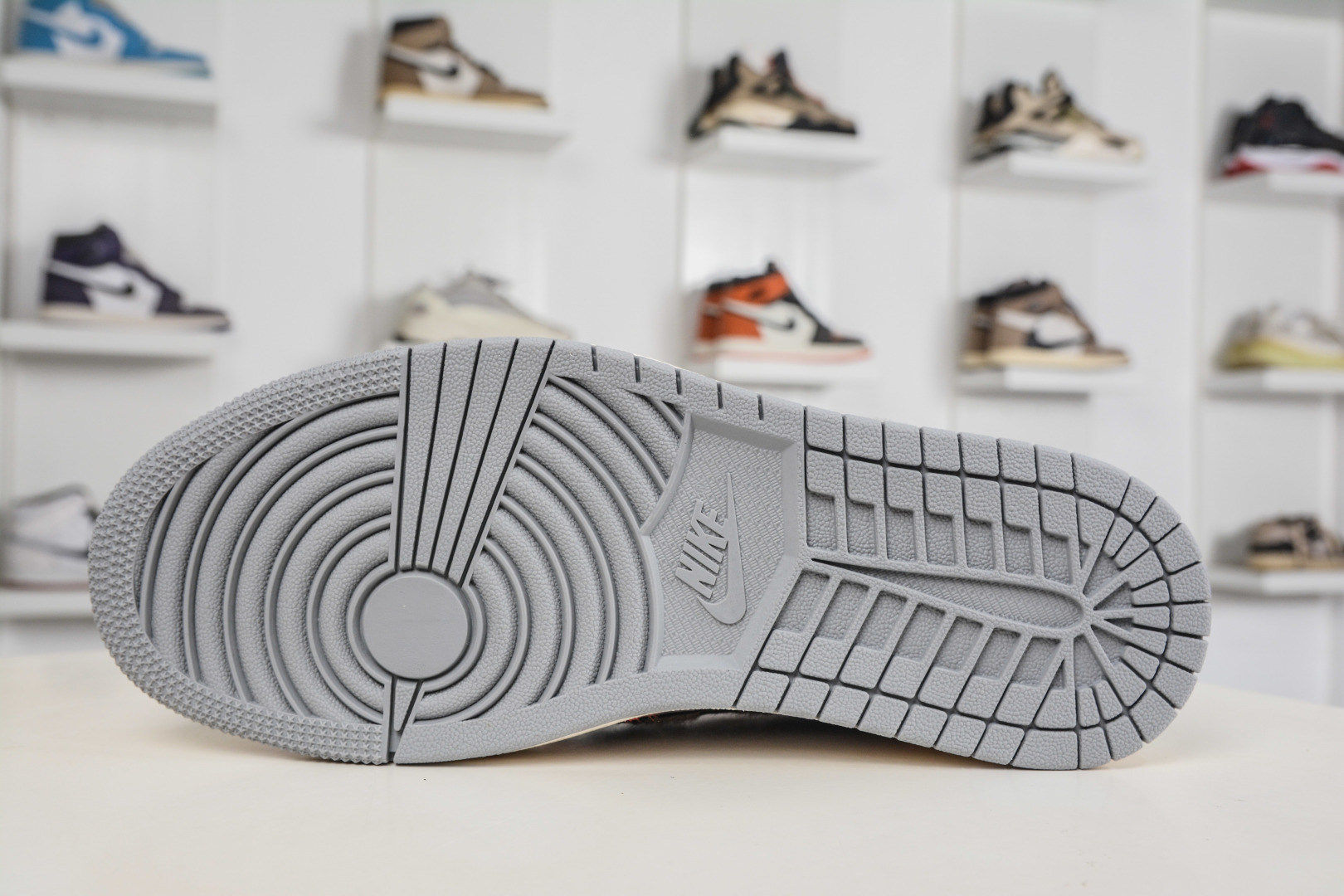 TS x Air Jordan AJ1 Low 倒钩低帮马年限定-米灰黑 FF9989-012-Top High Quatity Cheap Sneakers Fashion Clothing Clothes Bags handbags Shoes of all Brand wholesale With The best Quality And Beautiful Price from China Factory Chinese suppliers wholesaler seller TS x Air Jordan AJ1 Low 倒钩低帮马年限定-米灰黑 FF9989-012