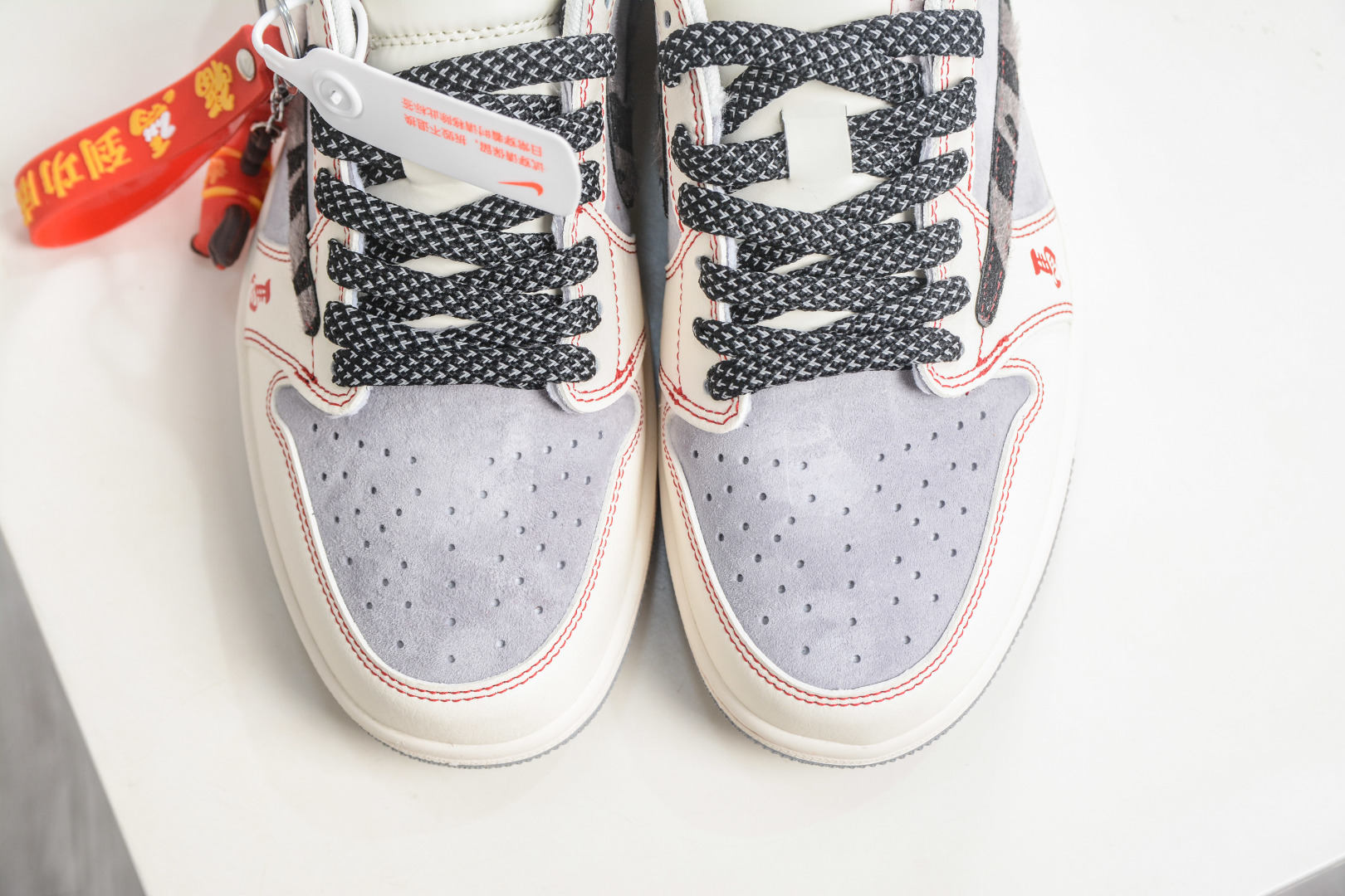 TS x Air Jordan AJ1 Low 倒钩低帮马年限定-米灰黑 FF9989-012-Top High Quatity Cheap Sneakers Fashion Clothing Clothes Bags handbags Shoes of all Brand wholesale With The best Quality And Beautiful Price from China Factory Chinese suppliers wholesaler seller TS x Air Jordan AJ1 Low 倒钩低帮马年限定-米灰黑 FF9989-012