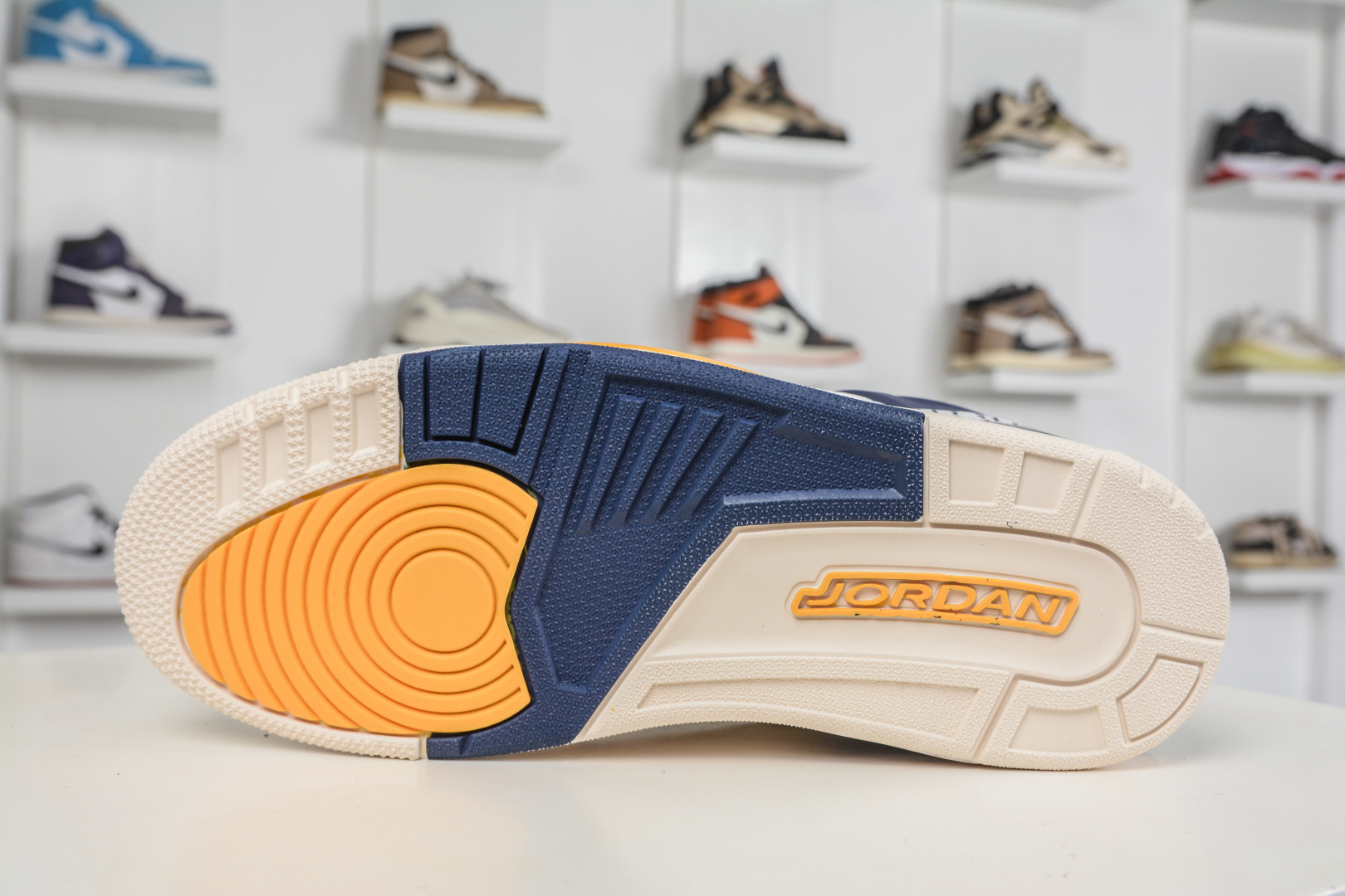 Jordan Spizike Low AJ复古低帮篮球鞋 FQ1759-111-Top High Quatity Cheap Sneakers Fashion Clothing Clothes Bags handbags Shoes of all Brand wholesale With The best Quality And Beautiful Price from China Factory Chinese suppliers wholesaler seller Jordan Spizike Low AJ复古低帮篮球鞋 FQ1759-111