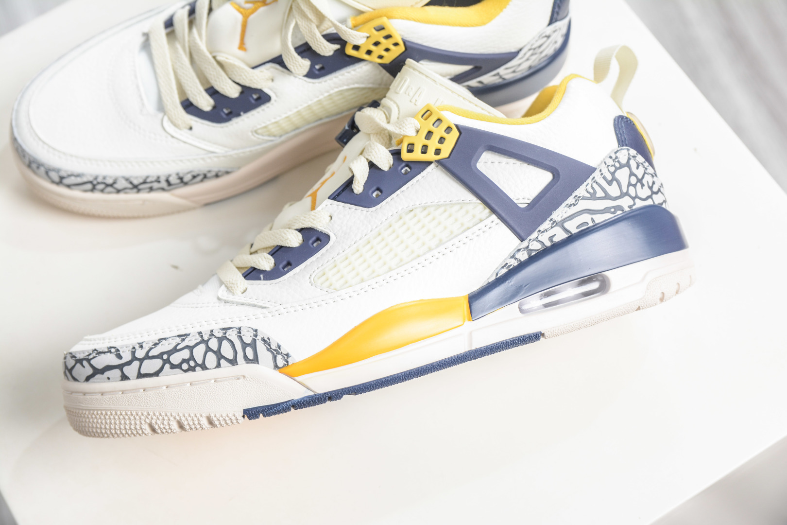 Jordan Spizike Low AJ复古低帮篮球鞋 FQ1759-111-Top High Quatity Cheap Sneakers Fashion Clothing Clothes Bags handbags Shoes of all Brand wholesale With The best Quality And Beautiful Price from China Factory Chinese suppliers wholesaler seller Jordan Spizike Low AJ复古低帮篮球鞋 FQ1759-111