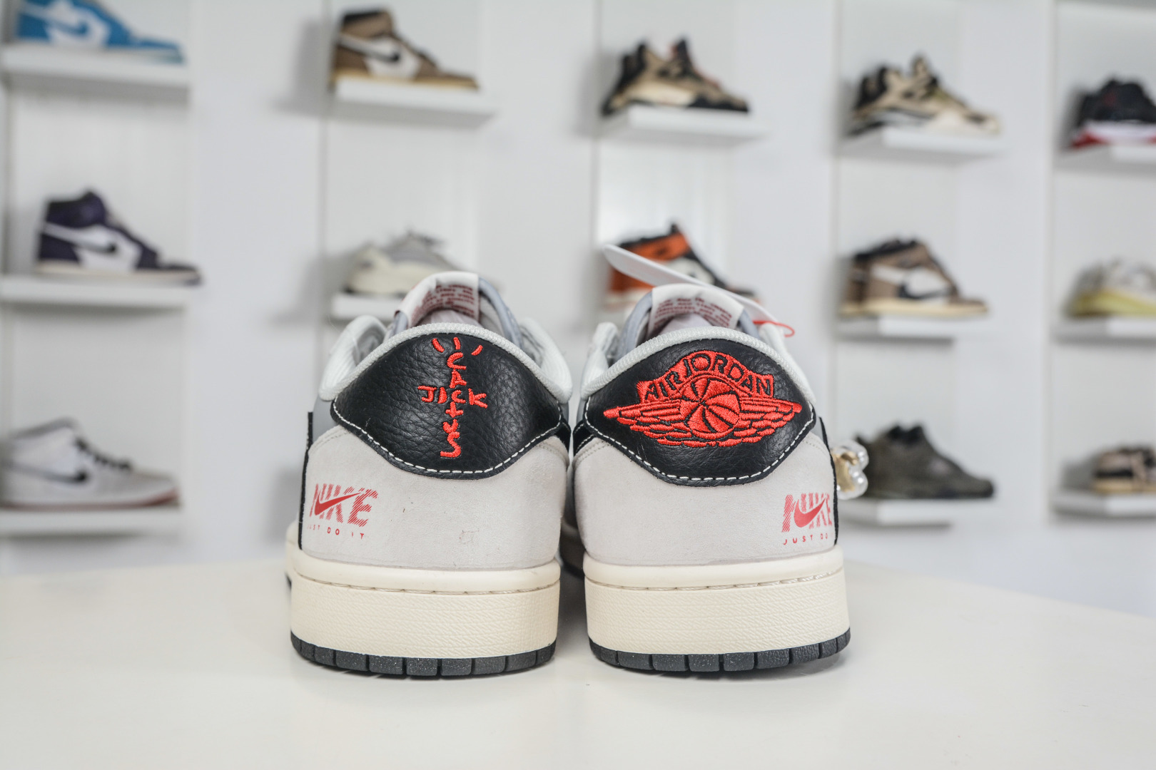 270 TS x Air Jordan AJ1 Low 倒钩低帮马年限定-米灰黑 JP2026-117-Chinese UA Cheap High Quatity Brand Clothes Bags handbags Sneakers wholesale wholesaler seller from China Factory suppliers Fashion Clothing Shoes best Quality Beautiful Price 270 TS x Air Jordan AJ1 Low 倒钩低帮马年限定-米灰黑 JP2026-117