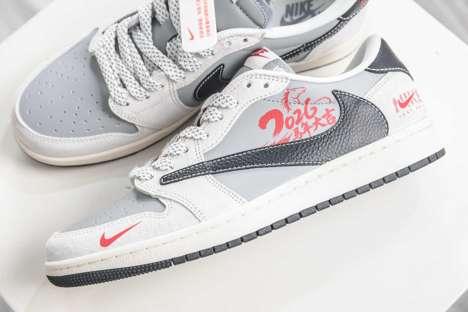 270 TS x Air Jordan AJ1 Low 倒钩低帮马年限定-米灰黑 JP2026-117-Chinese UA Cheap High Quatity Brand Clothes Bags handbags Sneakers wholesale wholesaler seller from China Factory suppliers Fashion Clothing Shoes best Quality Beautiful Price 270 TS x Air Jordan AJ1 Low 倒钩低帮马年限定-米灰黑 JP2026-117